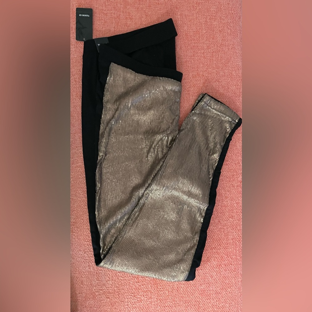 TORRID NWT ROSE GOLD SEQUIN FRONT LEGGINGS 2X